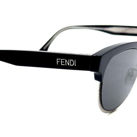 NEW!!!  FENDI Sunglasses FE40105U 01A Authentic main image 10